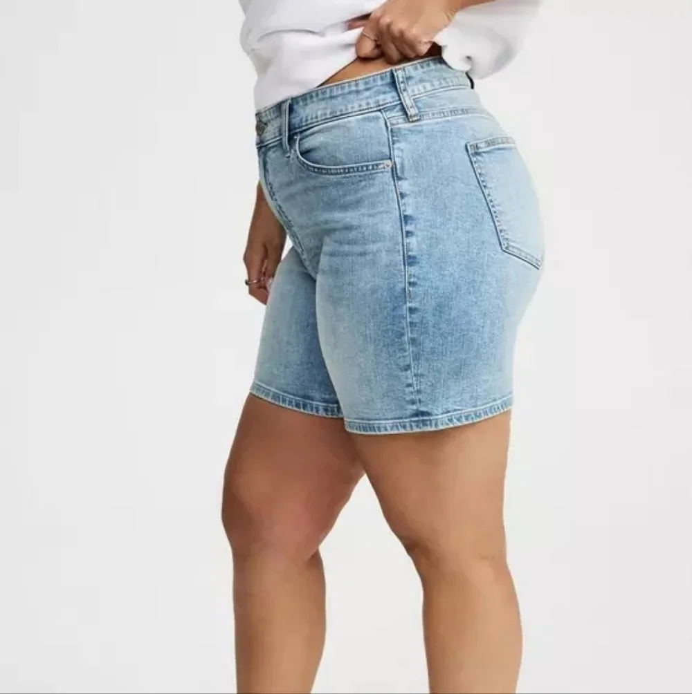 ✨SOLD✨ Torrid 7" Denim Shorts Sz 14 Vintage Stretch High Rise - Picture 2 of 9